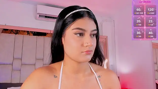 Snapshot of KatherineRuiz_ chatting on 04.26.26 KatherineRuiz online show from 04.26.26