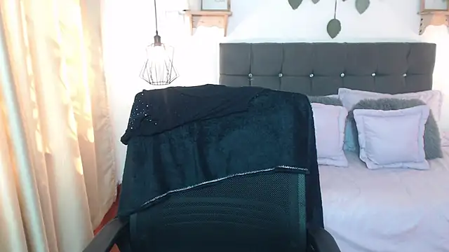 Emma hassani online show from 03.29.26