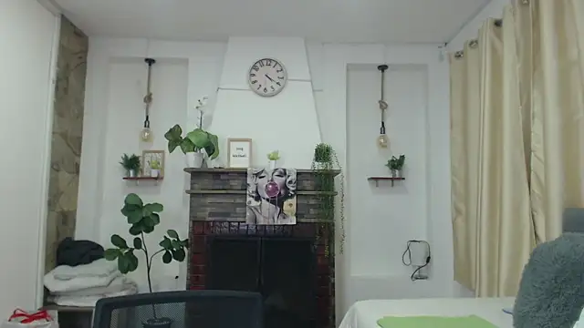 Emma hassani online show from 04.20.26