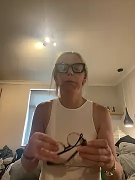 Snapshot of Amelie_BlondeXX chatting on 07.16.26 Amelie BlondeXX online show from 07.16.26