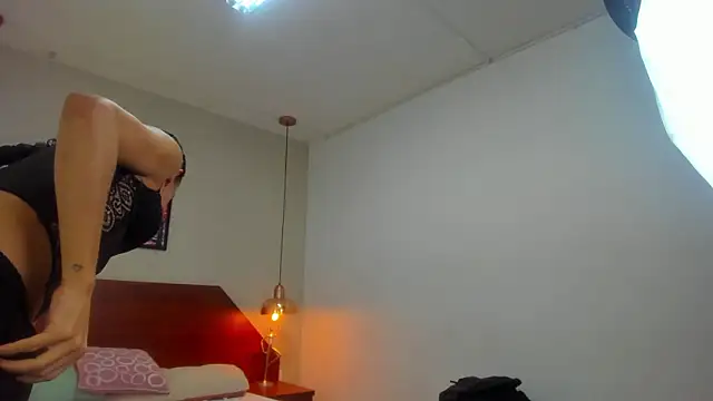 Snapshot of Miia03 chatting on 03.04.26 Miia03 online show from 03.04.26