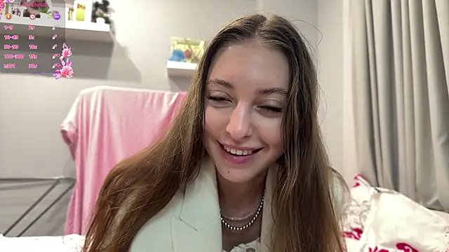 Snapshot of selena_favn chatting on 06.11.26 selena favn online show from 06.11.26