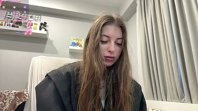 Snapshot of selena_favn chatting on 06.27.26 selena favn online show from 06.27.26