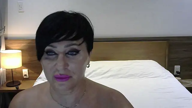 Snapshot of Kleotempt chatting on 06.19.26 Kleotempt online show from 06.19.26