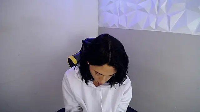 Larry craft online show from 04.18.26