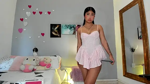 Snapshot of KimTaylorW chatting on 03.04.26 KimTaylorW online show from 03.04.26