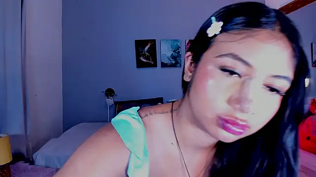 Snapshot of KimTaylorW chatting on 06.19.26 KimTaylorW online show from 06.19.26