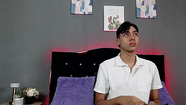 Eros Lux online show from 05.19.26