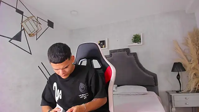DylanRoyce  online show from 06.03.26