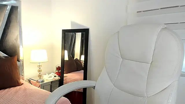 Snapshot of curvy_samantta chatting on 03.03.26 curvy samantta online show from 03.03.26