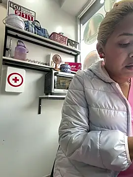 Snapshot of RubiaMorena chatting on 06.16.26 RubiaMorena online show from 06.16.26