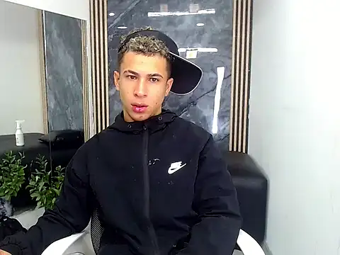 Hollmanhot online show from 04.15.26