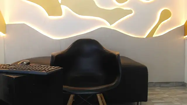 Snapshot of Hollmanhot chatting on 05.30.26 Hollmanhot online show from 05.30.26