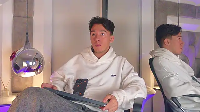 Austin Reedss online show from 04.17.26