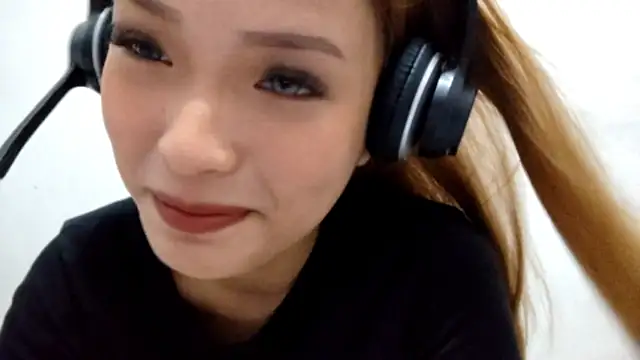 EllieCoconut001 online show from 04.15.26