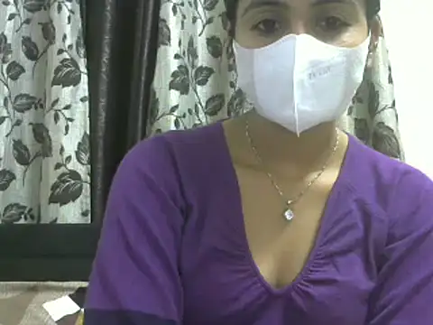 Snapshot of keyswee chatting on 01.02.25 keyswee online show from 01.02.25