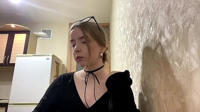 HillaryZelek online show from 02.28.26