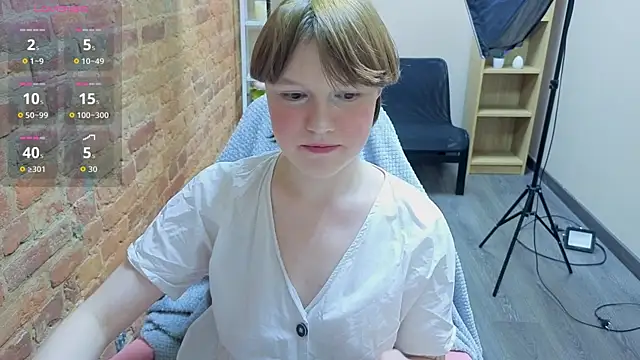  DreamLuna1  online show from 04.17.26