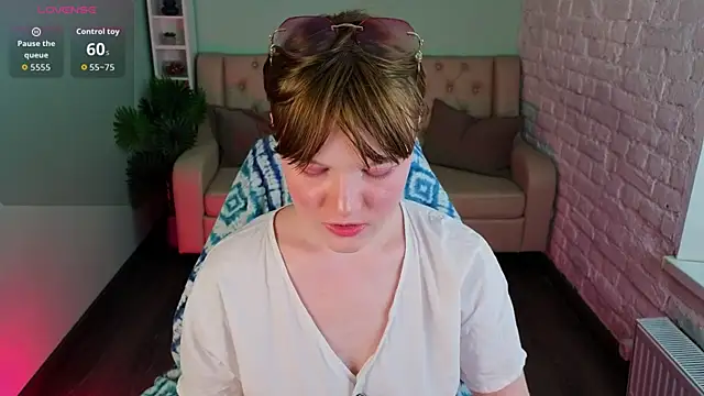  DreamLuna1  online show from 04.21.26