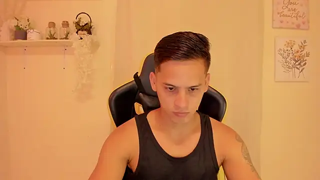 sexy andres01 online show from 04.28.26