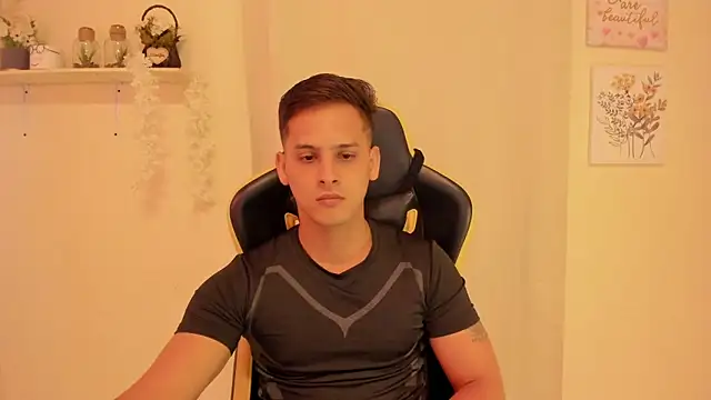 sexy andres01 online show from 04.29.26