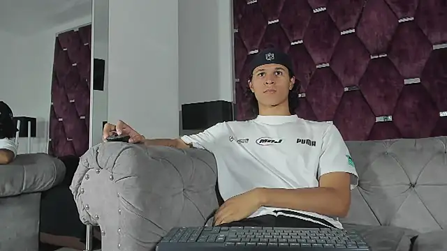 Snapshot of TonyBenedetti chatting on 05.17.26 TonyBenedetti online show from 05.17.26