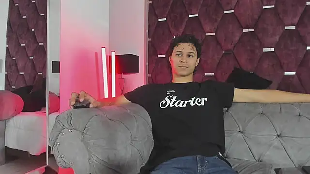 Snapshot of TonyBenedetti chatting on 07.28.26 TonyBenedetti online show from 07.28.26