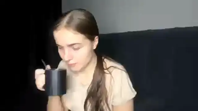 Snapshot of LowriseZiziphus chatting on 02.27.26 LowriseZiziphus online show from 02.27.26