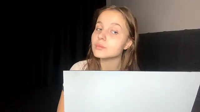 Snapshot of LowriseZiziphus chatting on 02.28.26 LowriseZiziphus online show from 02.28.26