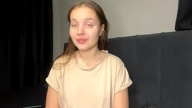 Snapshot of LowriseZiziphus chatting on 03.04.26 LowriseZiziphus online show from 03.04.26