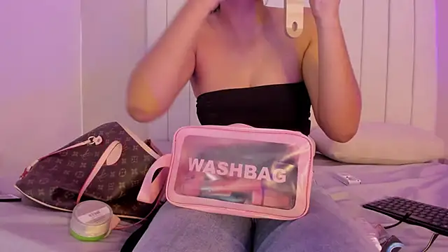 sophia walkett  online show from 03.25.26