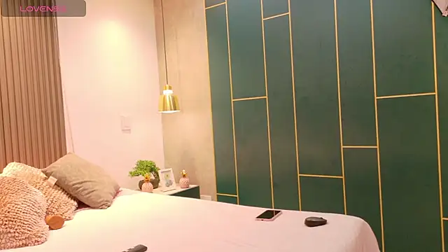 Snapshot of DaliaHills chatting on 03.03.26 DaliaHills online show from 03.03.26