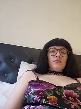 Mommynatrix online show from 03.30.26