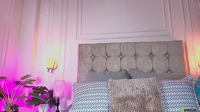 gabyevans4 online show from 04.24.26