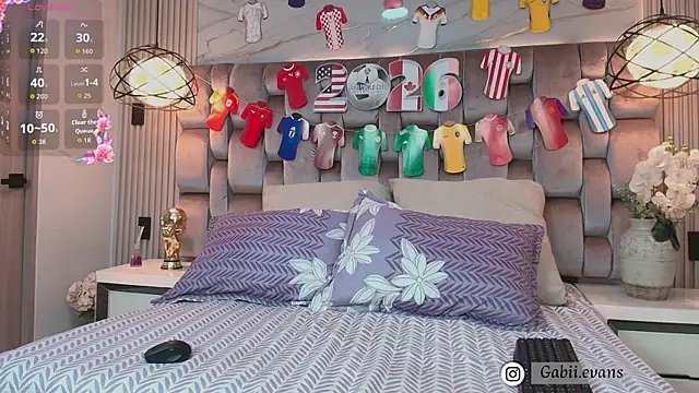 gabyevans4 online show from 06.13.26