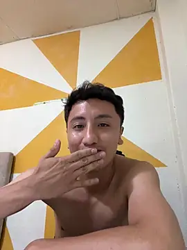 Snapshot of Gonzalogz chatting on 05.18.26 Gonzalogz online show from 05.18.26