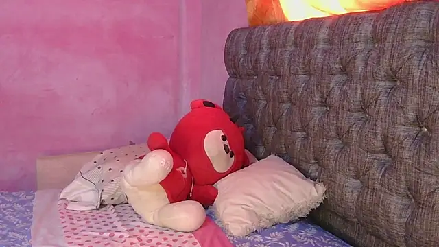 Snapshot of mia_luna88 chatting on 03.04.26 mia luna88 online show from 03.04.26