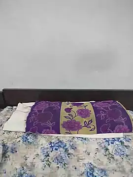 Snapshot of NeetuKumri chatting on 05.22.26 NeetuKumri online show from 05.22.26