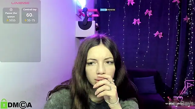 Snapshot of AlisMoonly chatting on 02.26.26 AlisMoonly online show from 02.26.26