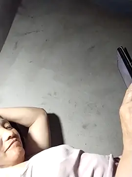 Lucie Fuzk online show from 04.05.26