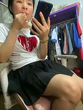 Ivy Trix2 online show from 04.11.26