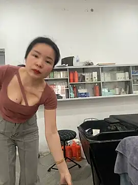 Ivy Trix2 online show from 04.18.26