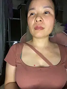 Ivy Trix2 online show from 04.18.26