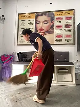 Ivy Trix2 online show from 04.19.26