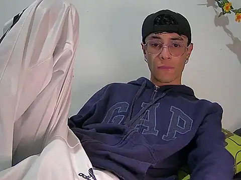 Snapshot of militoveruss2 chatting on 03.02.26 militoveruss2 online show from 03.02.26