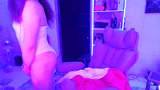 Snapshot of Moongirl117 chatting on 03.04.26 Moongirl117 online show from 03.04.26