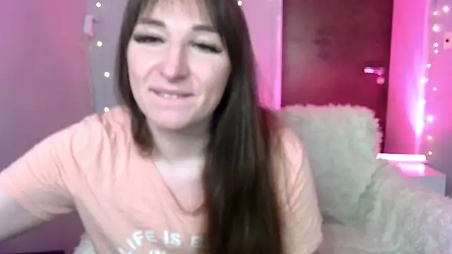 Snapshot of Birdie_Kiss chatting on 05.26.26 Birdie Kiss online show from 05.26.26