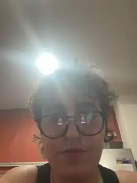 Snapshot of yassiestar chatting on 03.04.26 yassiestar online show from 03.04.26