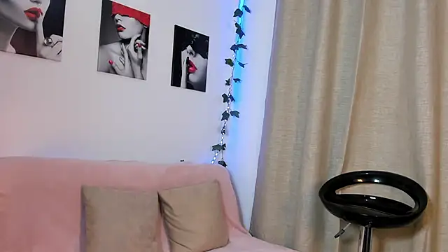 Snapshot of Rebeca_Marchetti chatting on 07.11.26 Rebeca Marchetti online show from 07.11.26
