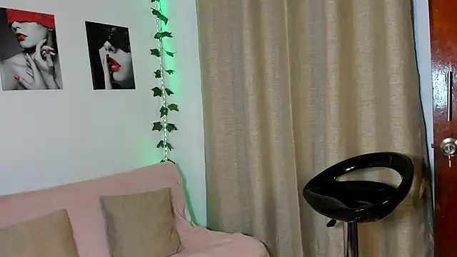 Snapshot of Rebeca_Marchetti chatting on 07.20.26 Rebeca Marchetti online show from 07.20.26